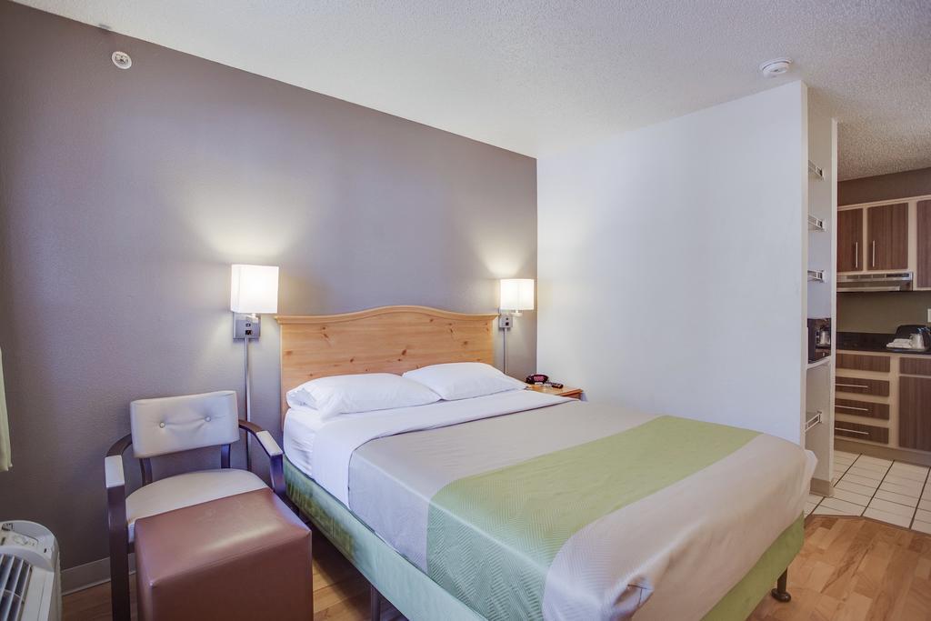 Studio 6-Houston, Tx - Northwest Hwy 290 Номер фото